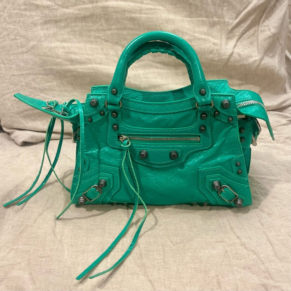 $2790 Balenciaga Arena Neo Cagole Lamb Leather Crossbody Bag, Vivid Green 700940 - Picture 3 of 16
